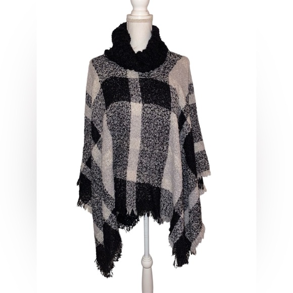 Knitted Sweater Poncho in Black, White and Gray One Size Fits Most - Picture 1 of 2